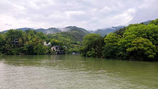 因《富春山居圖》而聞名遐邇的一條江