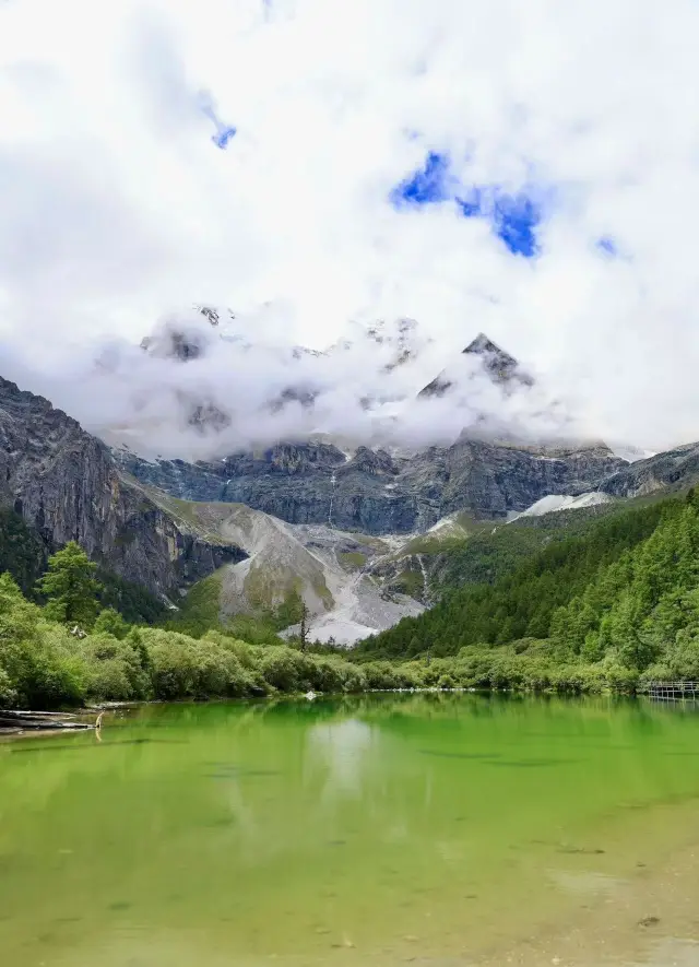 Chengdu + Dujiangyan + Siguniang Mountain + Daocheng Yading 10-Day Tour: From the Panda Capital to the Heavenly Realm