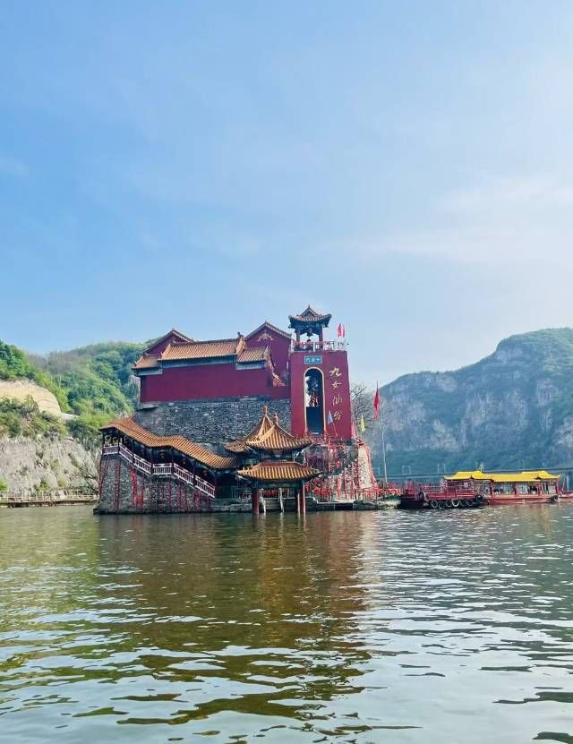 九女仙湖:北國瑤池落人間,一湖碧水映仙蹤 九女仙湖:北國瑤池落人間,一湖碧水映仙蹤
