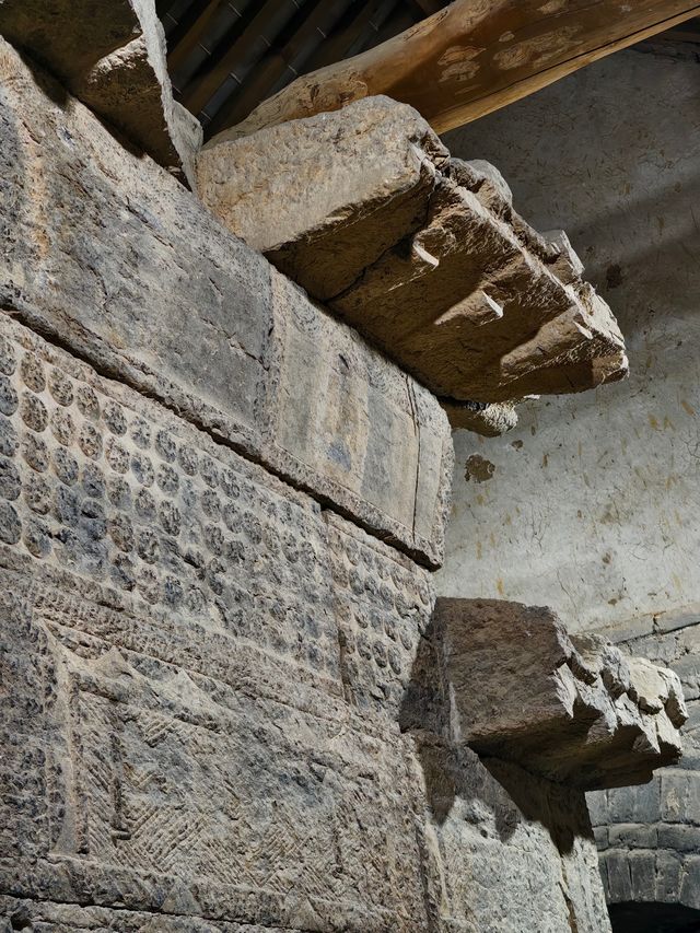 河南.登封市.太室闕