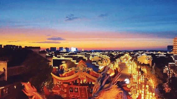 鳩兹演藝小鎮,解鎖徽派演藝燈彩非遺夜遊驚喜 鳩兹演藝小鎮,解鎖徽派演藝燈彩非遺夜遊驚喜