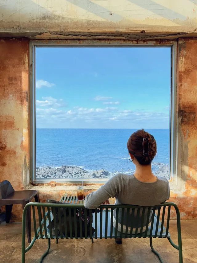 涯月邑：面朝大海，坐到日落（穿多了版）