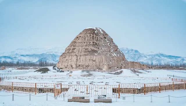 救命!雪後西夏陵是穿越千年的寂靜詩篇 救命!雪後西夏陵是穿越千年的寂靜詩篇