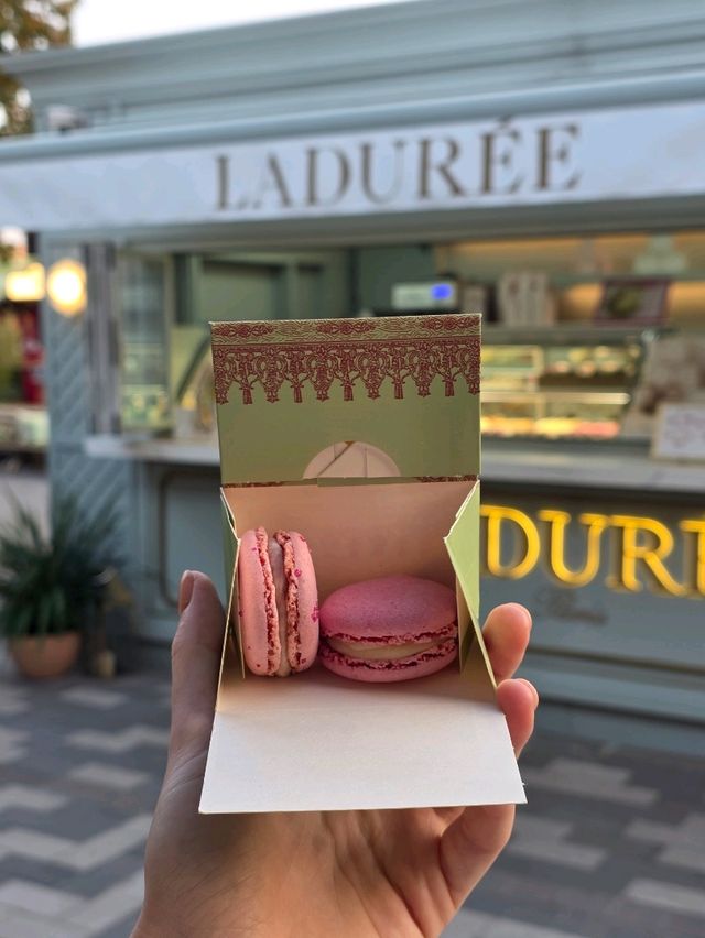 Ladurée в Shanghai Village: парижский шик в Шанхае Ladurée в Shanghai Village: парижский шик в Шанхае