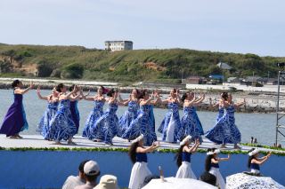 สวนสาธารณะริมทะเลโชชิจัดงานเทศกาลระบำฮูล่า