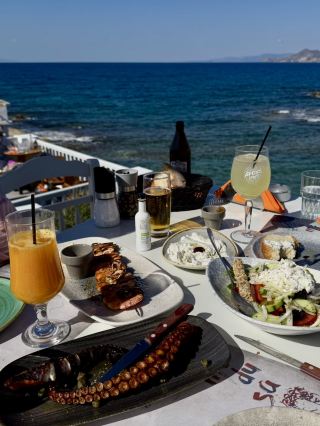  🇬🇷 Milos, Greece’s wildest island beauty 