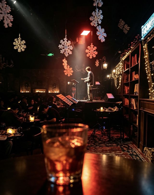 藏在都市裡的古堡酒吧,夜色與燭光皆浪漫