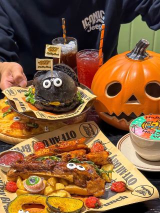🎃 Spooky Brunch Bash: Halloween Vibes at Tongcheng Food Atmospheric Restaurant, Zibo 👻