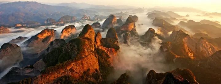 Shaoyang, located in central-western Hunan Province, was formerly known as Baoqing. While the city itself isn't a popular tourist destination, it's surrounded by Langshan Mountain, a World Natural Heritage site and a 5A-level scenic area, and also boasts the southern...