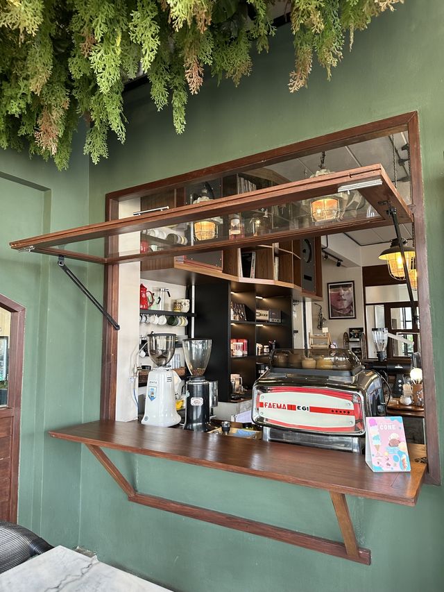 233 Poshtel คาเฟ่ บาร์ และที่พัก