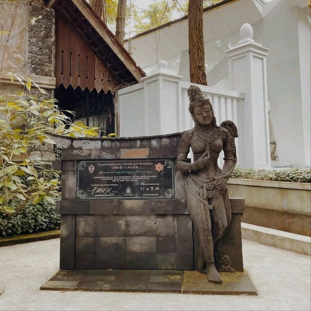 Ullen Sentalu Museum, Jogjakarta