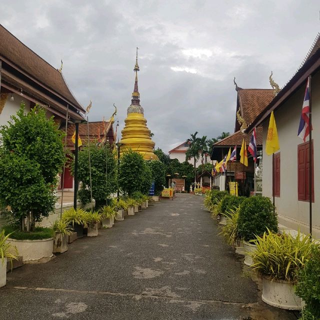 วัดทรายมูลเมือง ไหว้ขอพรท้าวเวสสุวรรณ