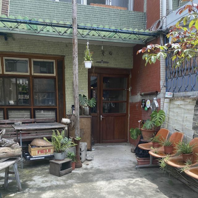 台中｜位於住宅巷內的文青咖啡館☕️ 食いしん坊