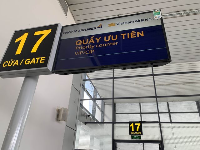 ベトナム　ノイバイ国際空港からタンソンニャット国際空港へ　Pacificairlineでフライト！