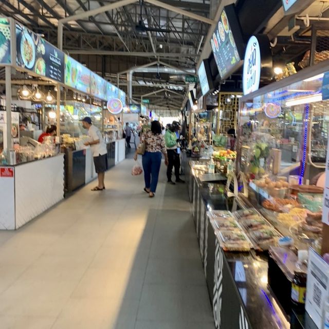 ของกินสดๆที่ตลาดสดธนบุรี