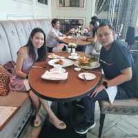 Romantic Lunch Date at La Brasserie