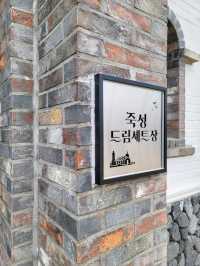 예쁜성당과 오션뷰 콜라보로 포토존의 완성💒🌊