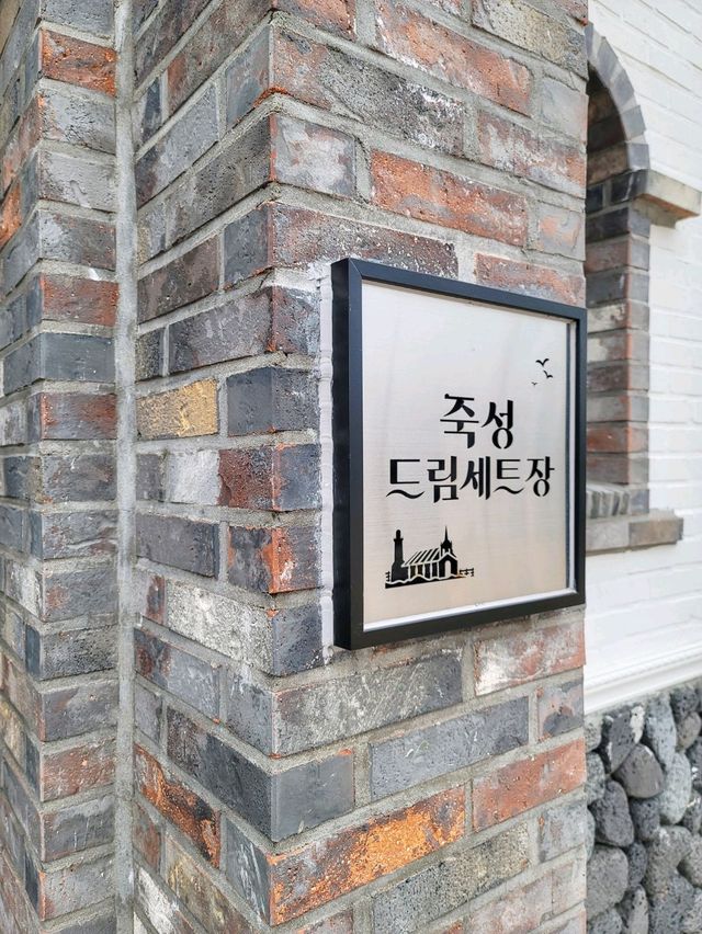 예쁜성당과 오션뷰 콜라보로 포토존의 완성💒🌊