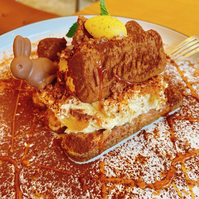 [鬧市中的寧靜。Hikari Cafe]