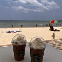 Starbucks ริมทะเล