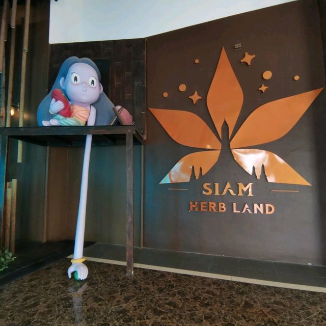 A large theme park, very little visitors