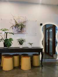 ROOM 44 Caffe โฮมคาเฟ่ใกล้สนามบินเตินเซินเญิต