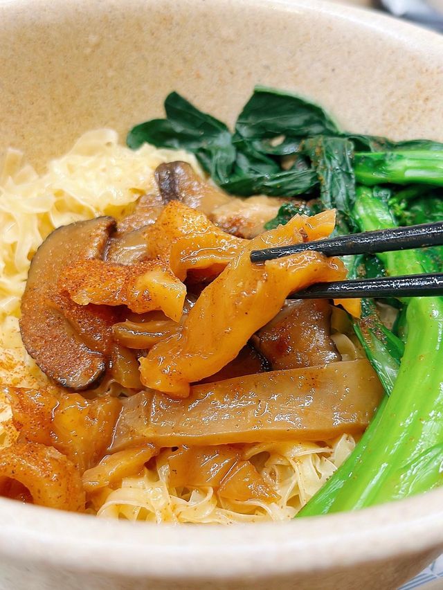🥳中環街市開新店！必食泰式辣有機牛炒河🔥