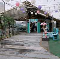 碧潭水灣湖邊享受午餐或晚飯
