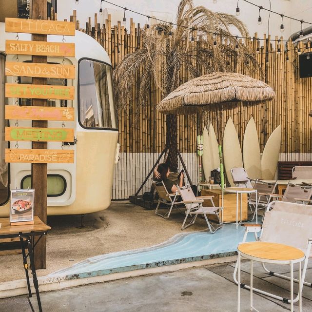 🏖 คาเฟ่สไตล์ Beach Club อยู่แค่ #เมกาบางนา 