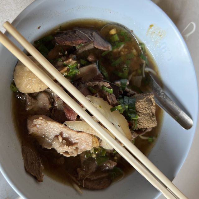 ก๋วยเตี๋ยวลิ้นวัว เฮียตี๋น้อย