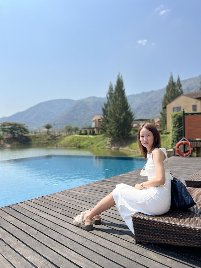 สระว่ายนํ้าคลับลาโก้ Toscana Valley
