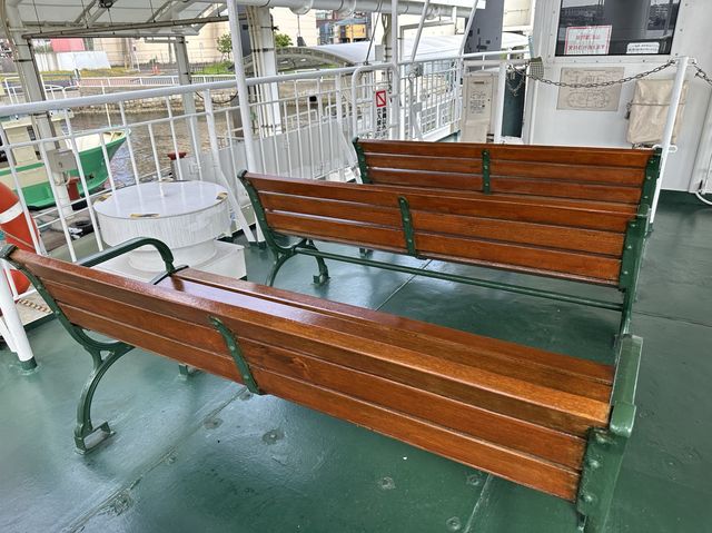 福岡・北九州。戸畑地区と若松地区を船で結ぶ『若戸渡船』