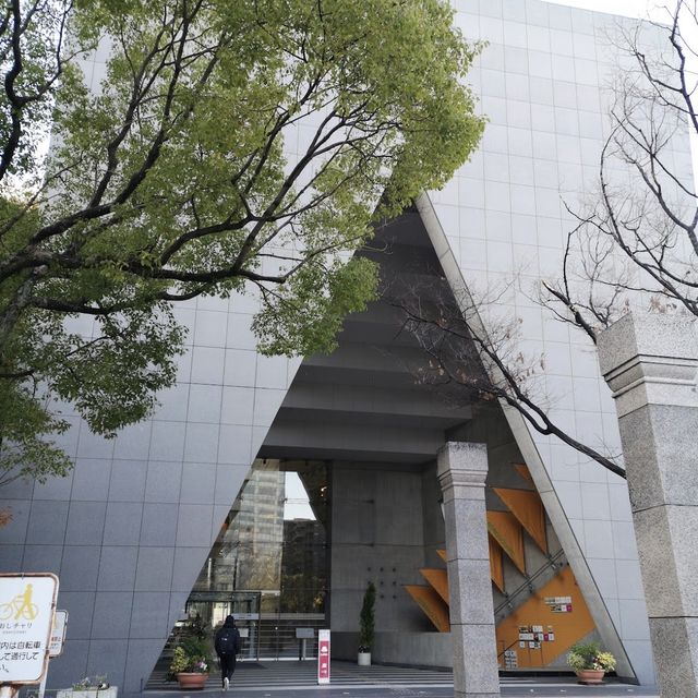 天神中央公園：城市綠洲放鬆身心！🌳🌷🏞️