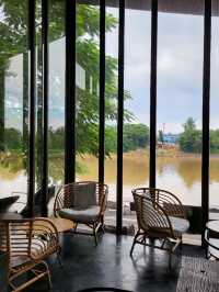 คาเฟ่ริมน้ำกับดีไซน์สุดเก๋ ราชบุรี  🌿🍃
