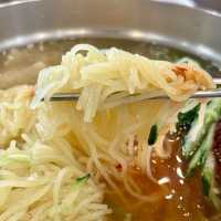 【韓国釜山・海雲台】小麦粉で作った冷麺のような釜山名物ミルミョン「海雲台ミルミョン専門店」