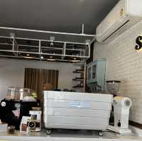 มานั่งกินบิงซูที่ Small Room ตือเบาะยะลา