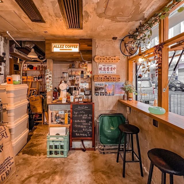 香港隱世轉角木系復古Cafe