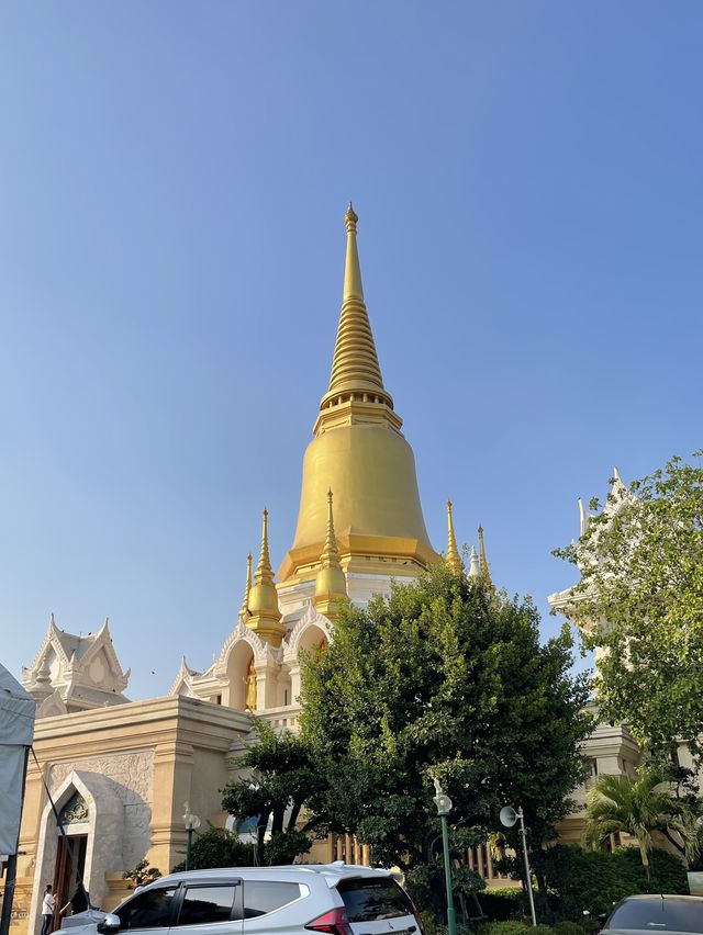 วัดที่มีพระเกจิอาจารย์ชื่อดังแห่งเมืองกรุงเก่า