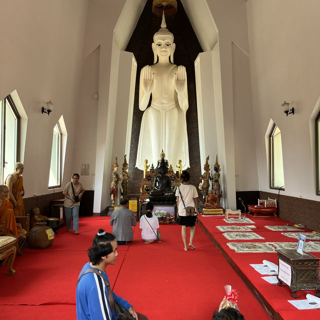 呵叻知名佛寺-哇沙拉羅佛寺