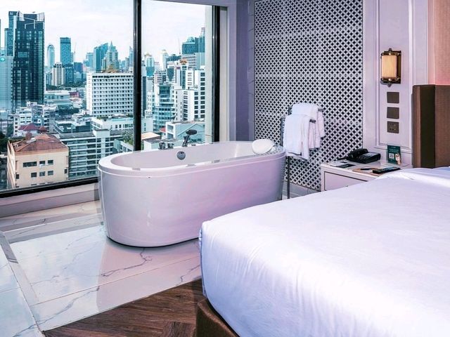 🏨 Stay at Aira Hotel Bangkok