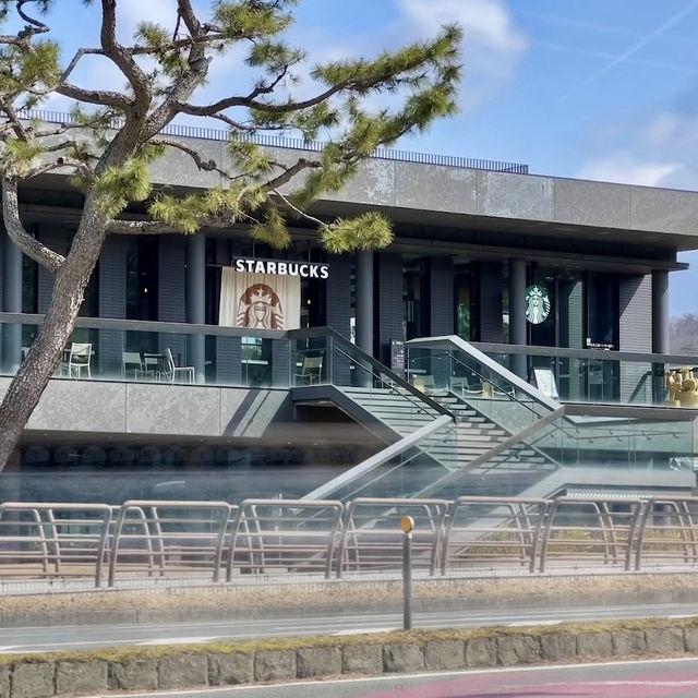 Starbucks Coffee สาขา Nara Park