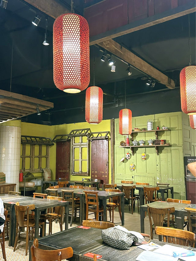 A Retro Themed Food Republic in Vivocity 