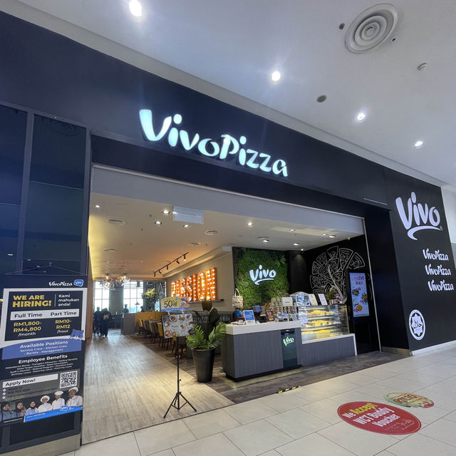 A Deliciously Fun Family Affair: Vivo Pizza Hits the Spot!