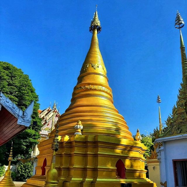 วัดเกาะวาลุการาม สักการะพระพุทธรูปทองคำ