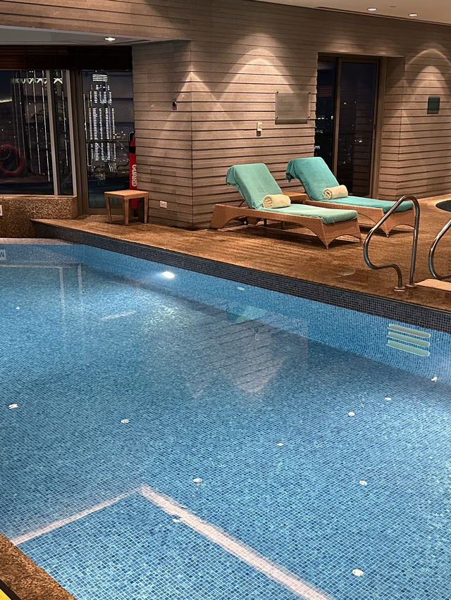 杜拜香格裡拉酒店42樓club lounge：美景，happy hour及早餐服務水準之上