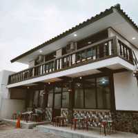 ORING COFFE | Colonial-themed coffee shop