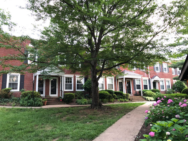 หมู่บ้านน่าอยู่Alington village at Shirlington,USA