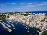 【イタリア・プロチダ島】おすすめはカラフルなコッリチェッラ地区