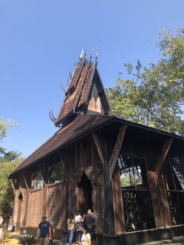 Black Temple in Chiang Rai was an Interesting Experience 🇹🇭