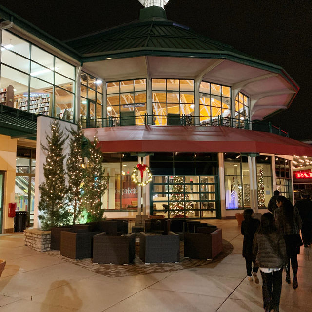 Lexington Green Shopping Center: A Retail and Dining Haven